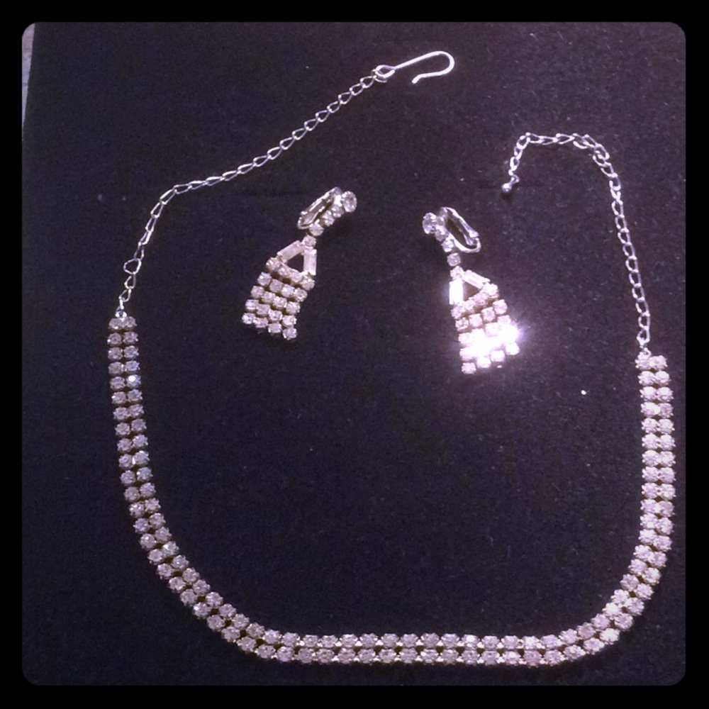 Rhinestone vintage necklace and clip on earrings